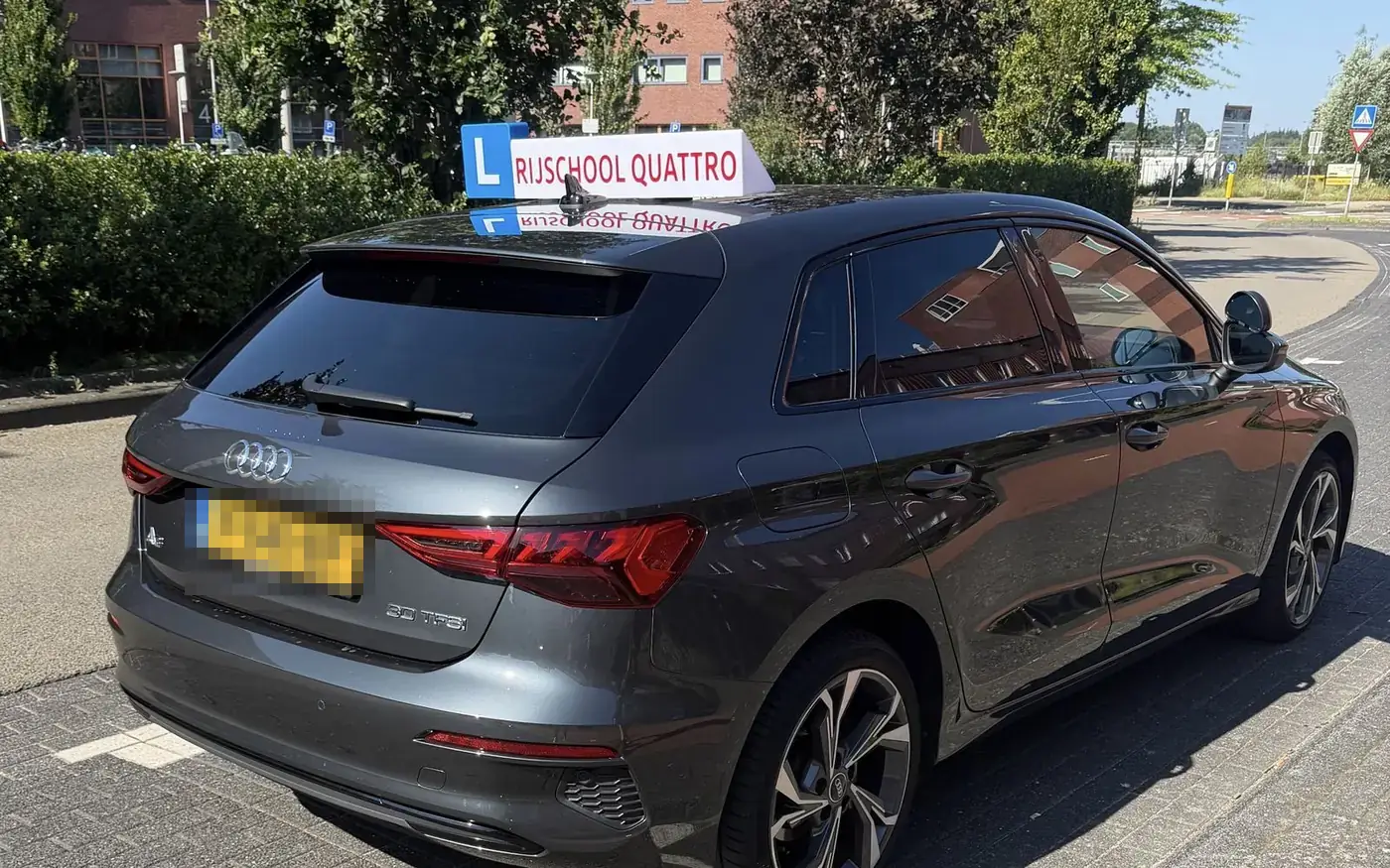 Audi A3 automaat lesauto van Rijschool Quattro in Amersfoort